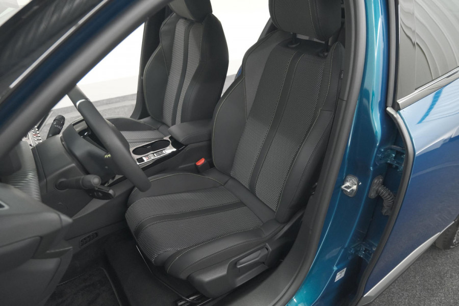Peugeot e-2008 EV GT 50 kWh | Camera | Navigatie | Apple Carplay | Parkeersensoren