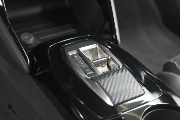 Peugeot e-2008 EV GT 50 kWh | Camera | Navigatie | Apple Carplay | Parkeersensoren
