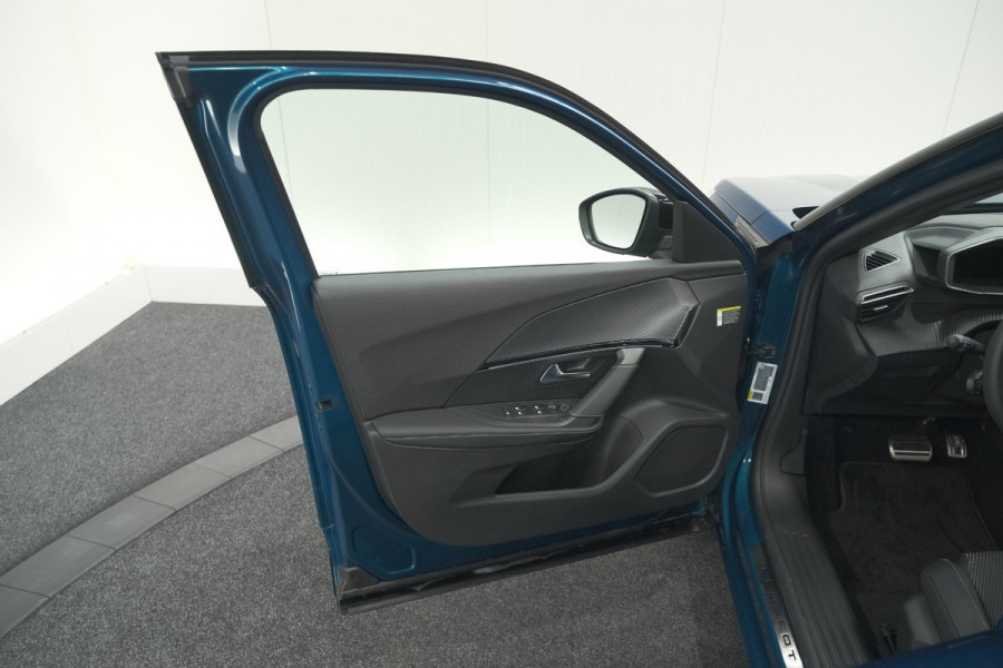 Peugeot e-2008 EV GT 50 kWh | Camera | Navigatie | Apple Carplay | Parkeersensoren