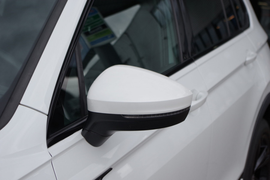 Volkswagen Tiguan 1.4 TSI eHybrid 245 PK R-Line BNS+ PHEV, Panoramadak, LED, Leder, 360 Camera,