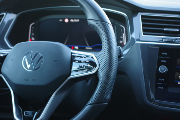 Volkswagen Tiguan 1.4 TSI eHybrid 245 PK R-Line BNS+ PHEV, Panoramadak, LED, Leder, 360 Camera,