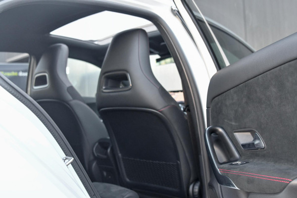 Mercedes-Benz A-Klasse 200 AMG- Line. Pano, Keyless, Camera, Stuurverwarming, Sfeer!