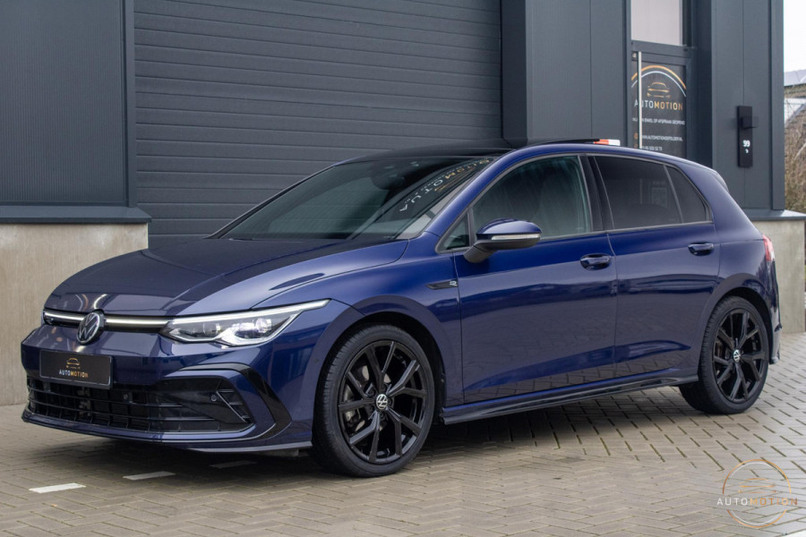 Volkswagen Golf 1.5 eTSI R-Line Business+ PANO CAMERA ACC CARPLAY