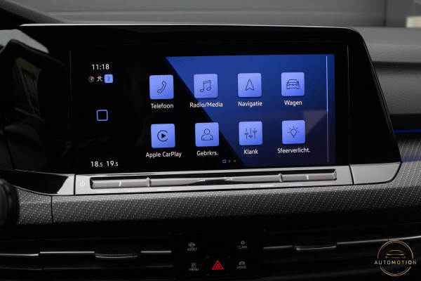 Volkswagen Golf 1.5 eTSI R-Line Business+ PANO CAMERA ACC CARPLAY