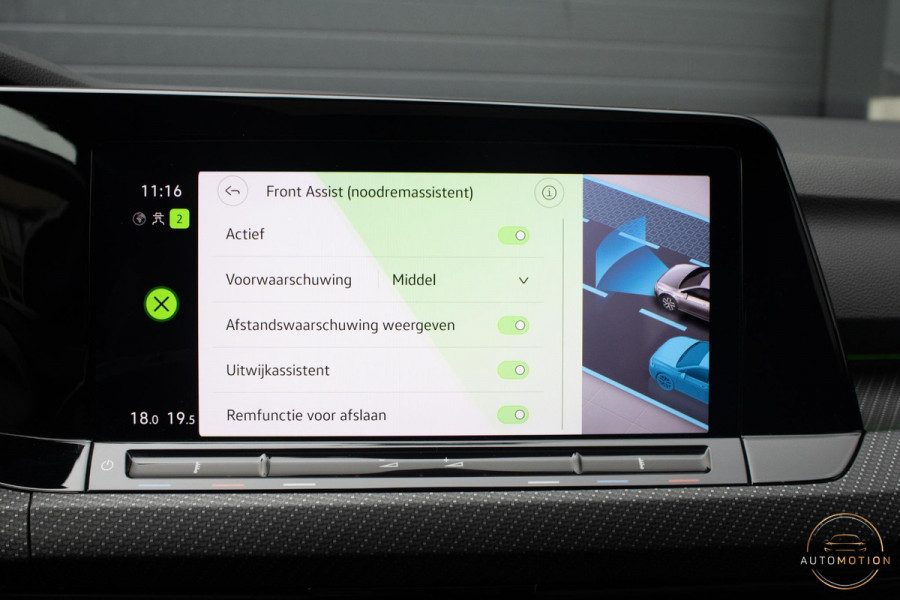 Volkswagen Golf 1.5 eTSI R-Line Business+ PANO CAMERA ACC CARPLAY