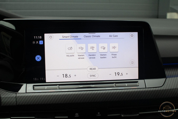 Volkswagen Golf 1.5 eTSI R-Line Business+ PANO CAMERA ACC CARPLAY