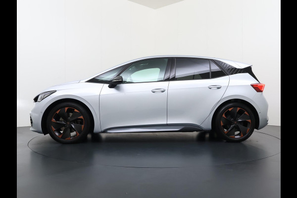 CUPRA Born Business 62 kWh ELEK. STOEL MET MASSAGE| STUURWIELVERWARMING | RONDOMZICHT CAMERA| ADAPTIVE CRUISE CONTROL| DODE HOEK SENSOR| REEDS RIJKLAAR GEMAAKT, GELEVERD INCL. 12 MND BOVAG GARANTIE