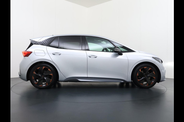 CUPRA Born Business 62 kWh ELEK. STOEL MET MASSAGE| STUURWIELVERWARMING | RONDOMZICHT CAMERA| ADAPTIVE CRUISE CONTROL| DODE HOEK SENSOR| REEDS RIJKLAAR GEMAAKT, GELEVERD INCL. 12 MND BOVAG GARANTIE