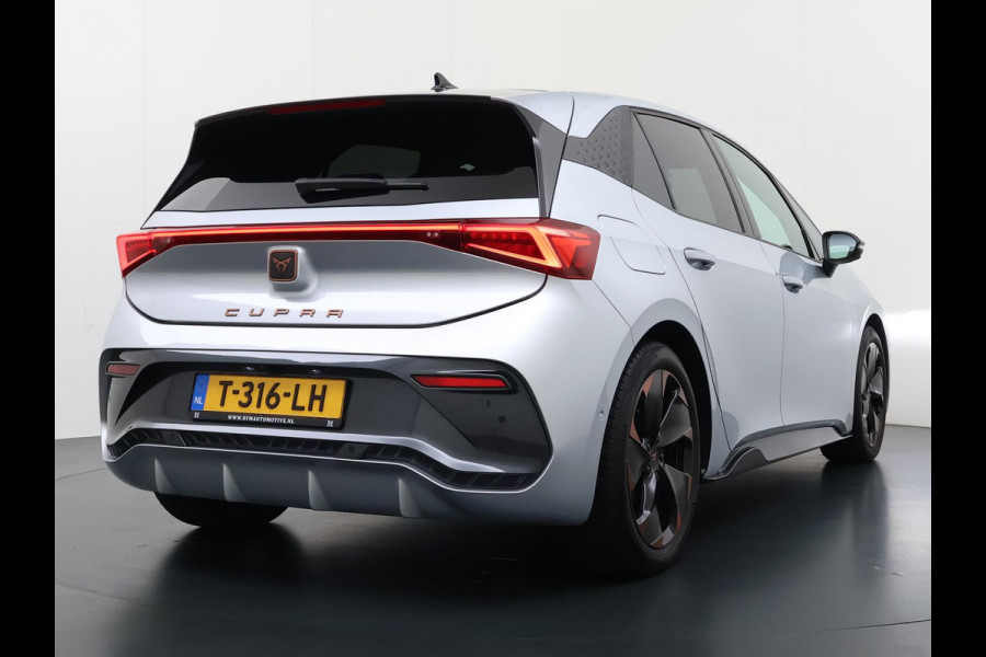 CUPRA Born Business 62 kWh ELEK. STOEL MET MASSAGE| STUURWIELVERWARMING | RONDOMZICHT CAMERA| ADAPTIVE CRUISE CONTROL| DODE HOEK SENSOR| REEDS RIJKLAAR GEMAAKT, GELEVERD INCL. 12 MND BOVAG GARANTIE