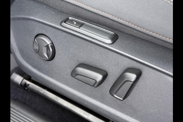 CUPRA Born Business 62 kWh ELEK. STOEL MET MASSAGE| STUURWIELVERWARMING | RONDOMZICHT CAMERA| ADAPTIVE CRUISE CONTROL| DODE HOEK SENSOR| REEDS RIJKLAAR GEMAAKT, GELEVERD INCL. 12 MND BOVAG GARANTIE