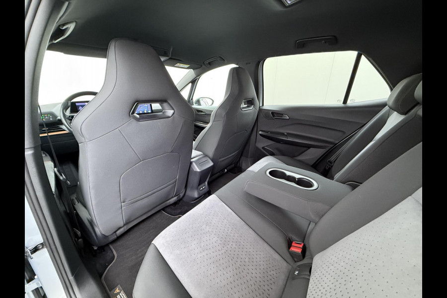 CUPRA Born Business 62 kWh ELEK. STOEL MET MASSAGE| STUURWIELVERWARMING | RONDOMZICHT CAMERA| ADAPTIVE CRUISE CONTROL| DODE HOEK SENSOR| REEDS RIJKLAAR GEMAAKT, GELEVERD INCL. 12 MND BOVAG GARANTIE