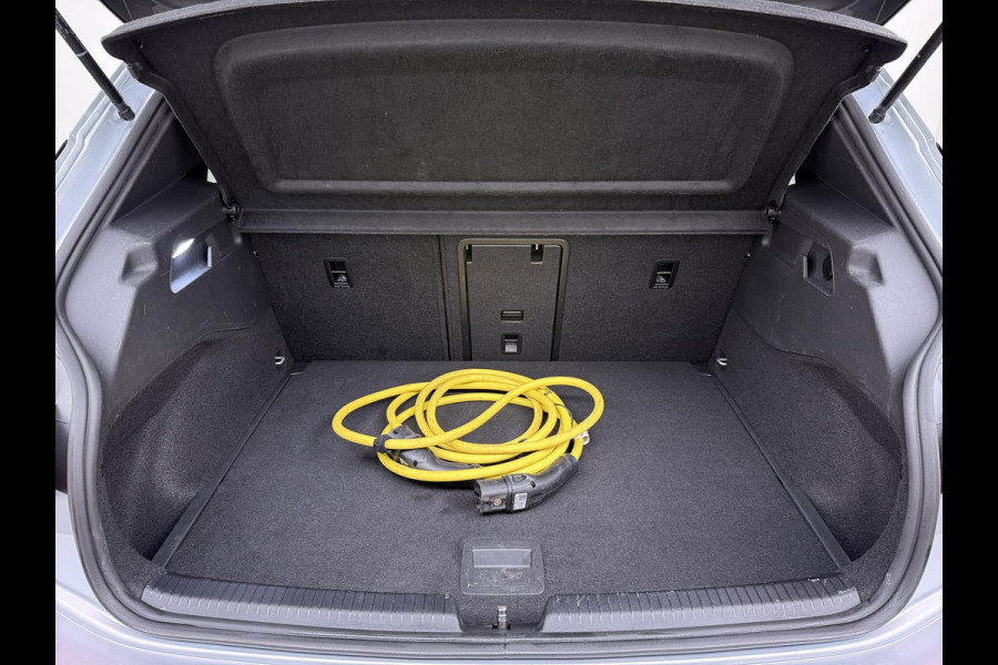 CUPRA Born Business 62 kWh ELEK. STOEL MET MASSAGE| STUURWIELVERWARMING | RONDOMZICHT CAMERA| ADAPTIVE CRUISE CONTROL| DODE HOEK SENSOR| REEDS RIJKLAAR GEMAAKT, GELEVERD INCL. 12 MND BOVAG GARANTIE