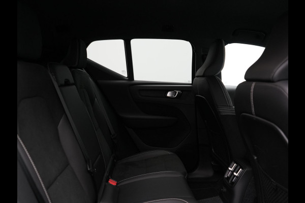 Volvo XC40 T5 Recharge R-Design Plug In Hybrid 262pk Dealer O.H. PHEV | Trekhaak Af Fabriek | Camera | Alcantara Sportstoelen Memory & Verwarmd | Stuur Verwarmd | Apple Carplay | Keyless | Virtual | Cruise Control | Navigatie | DAB |
