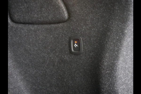 Volvo XC40 T5 Recharge R-Design Plug In Hybrid 262pk Dealer O.H. PHEV | Trekhaak Af Fabriek | Camera | Alcantara Sportstoelen Memory & Verwarmd | Stuur Verwarmd | Apple Carplay | Keyless | Virtual | Cruise Control | Navigatie | DAB |