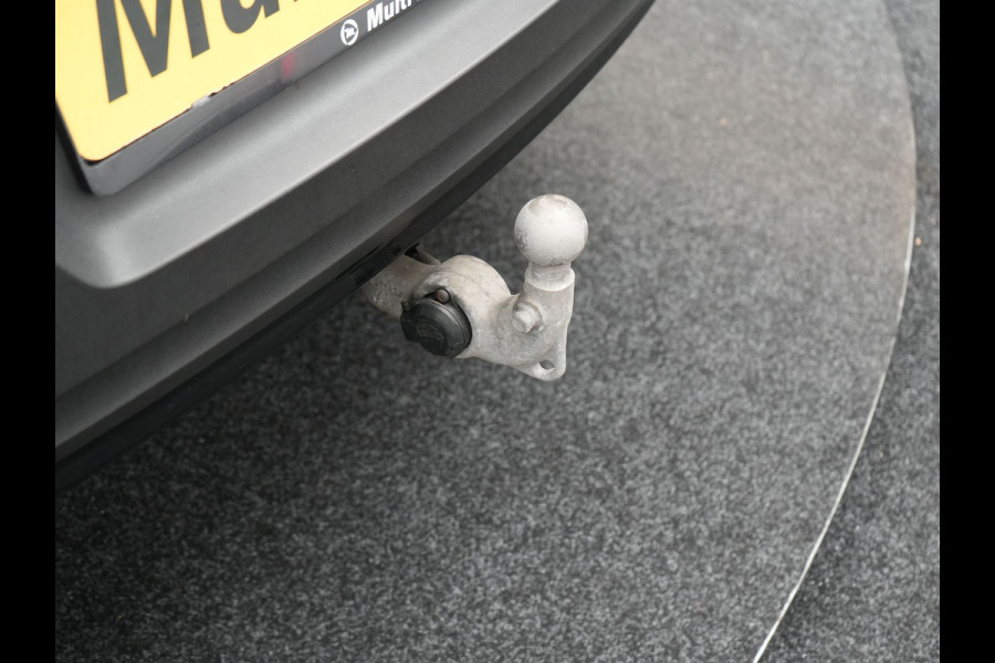 Volvo XC40 T5 Recharge R-Design Plug In Hybrid 262pk Dealer O.H. PHEV | Trekhaak Af Fabriek | Camera | Alcantara Sportstoelen Memory & Verwarmd | Stuur Verwarmd | Apple Carplay | Keyless | Virtual | Cruise Control | Navigatie | DAB |