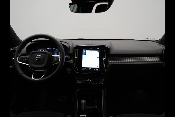 Volvo XC40 T5 Recharge R-Design Plug In Hybrid 262pk Dealer O.H. PHEV | Trekhaak Af Fabriek | Camera | Alcantara Sportstoelen Memory & Verwarmd | Stuur Verwarmd | Apple Carplay | Keyless | Virtual | Cruise Control | Navigatie | DAB |