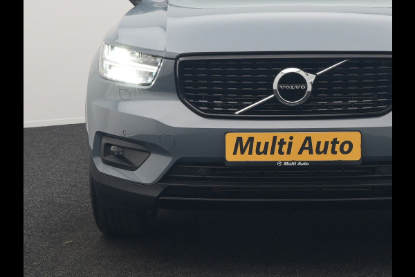 Volvo XC40 T5 Recharge R-Design Plug In Hybrid 262pk Dealer O.H. PHEV | Trekhaak Af Fabriek | Camera | Alcantara Sportstoelen Memory & Verwarmd | Stuur Verwarmd | Apple Carplay | Keyless | Virtual | Cruise Control | Navigatie | DAB |