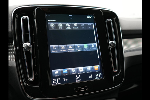 Volvo XC40 T5 Recharge R-Design Plug In Hybrid 262pk Dealer O.H. PHEV | Trekhaak Af Fabriek | Camera | Alcantara Sportstoelen Memory & Verwarmd | Stuur Verwarmd | Apple Carplay | Keyless | Virtual | Cruise Control | Navigatie | DAB |