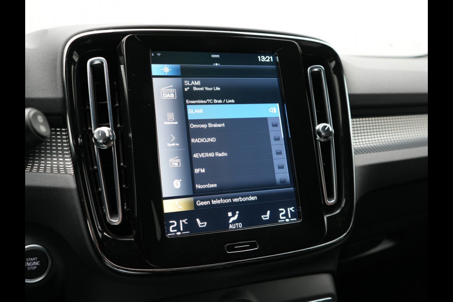 Volvo XC40 T5 Recharge R-Design Plug In Hybrid 262pk Dealer O.H. PHEV | Trekhaak Af Fabriek | Camera | Alcantara Sportstoelen Memory & Verwarmd | Stuur Verwarmd | Apple Carplay | Keyless | Virtual | Cruise Control | Navigatie | DAB |