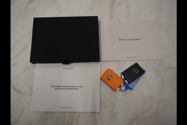 Volvo V90 2.0 T6 Plug-in hybrid AWD Plus Dark Long Range | Pilot Assist | Leder | Harman/Kardon | Trekhaak | Camera | BLIS | Keyless | Carplay