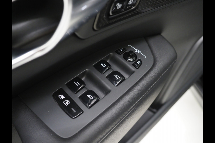 Volvo V90 2.0 T6 Plug-in hybrid AWD Plus Dark Long Range | Pilot Assist | Leder | Harman/Kardon | Trekhaak | Camera | BLIS | Keyless | Carplay