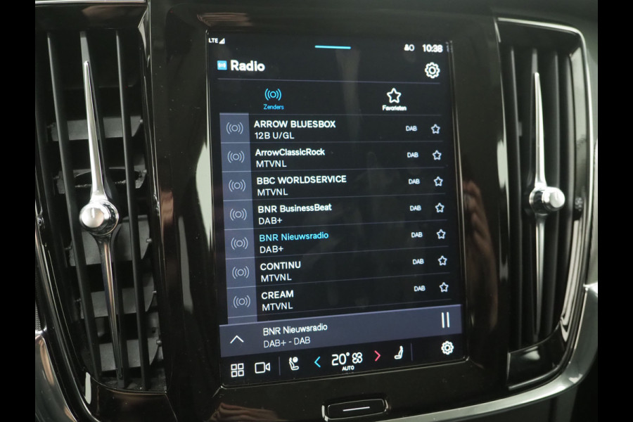 Volvo V90 2.0 T6 Plug-in hybrid AWD Plus Dark Long Range | Pilot Assist | Leder | Harman/Kardon | Trekhaak | Camera | BLIS | Keyless | Carplay