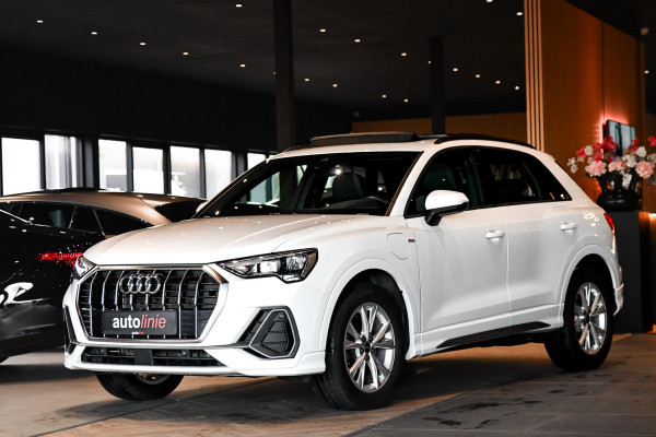 Audi Q3 45 TFSI e 3x S-Line. Pano, ACC, Dodehoek, Lane assist!