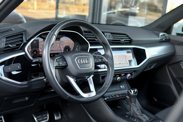 Audi Q3 45 TFSI e 3x S-Line. Pano, ACC, Dodehoek, Lane assist!
