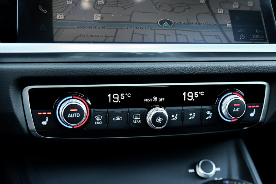 Audi Q3 45 TFSI e 3x S-Line. Pano, ACC, Dodehoek, Lane assist!