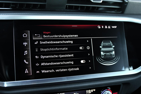 Audi Q3 45 TFSI e 3x S-Line. Pano, ACC, Dodehoek, Lane assist!