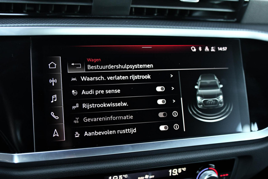 Audi Q3 45 TFSI e 3x S-Line. Pano, ACC, Dodehoek, Lane assist!