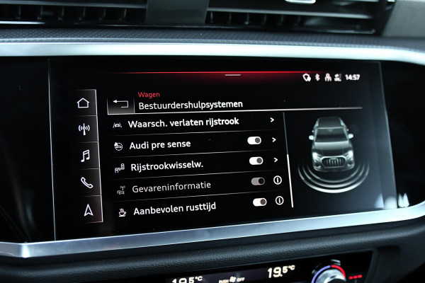 Audi Q3 45 TFSI e 3x S-Line. Pano, ACC, Dodehoek, Lane assist!