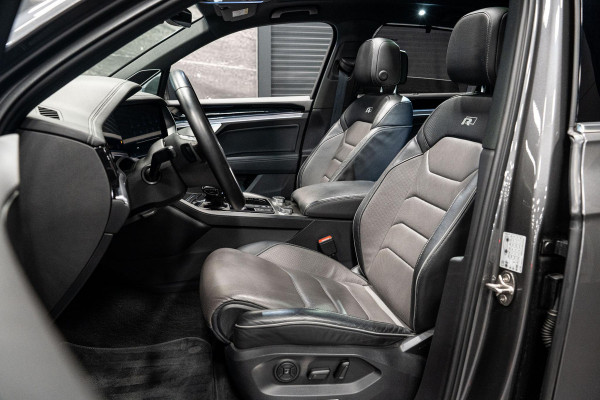 Volkswagen Touareg 3.0 TDI R-Line *Vierwielbesturing / Luchtvering / Standkachel / Stoelventilatie + massage / Panorama / HUD / Keyless*