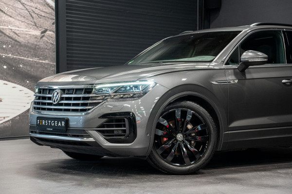 Volkswagen Touareg 3.0 TDI R-Line *Vierwielbesturing / Luchtvering / Standkachel / Stoelventilatie + massage / Panorama / HUD / Keyless*