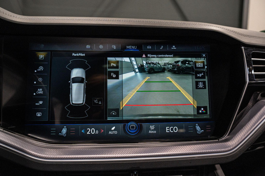 Volkswagen Touareg 3.0 TDI R-Line *Vierwielbesturing / Luchtvering / Standkachel / Stoelventilatie + massage / Panorama / HUD / Keyless*