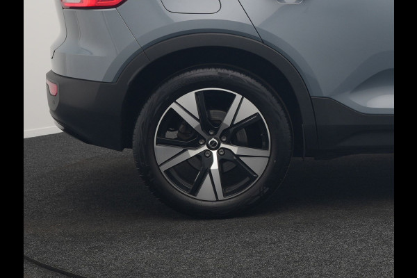 Volvo XC40 T5 Recharge R-Design Plug In Hybrid 262pk Dealer O.H. PHEV | Trekhaak Af Fabriek | Camera | Alcantara Sportstoelen Memory & Verwarmd | Stuur Verwarmd | Apple Carplay | Keyless | Virtual | Cruise Control | Navigatie | DAB |