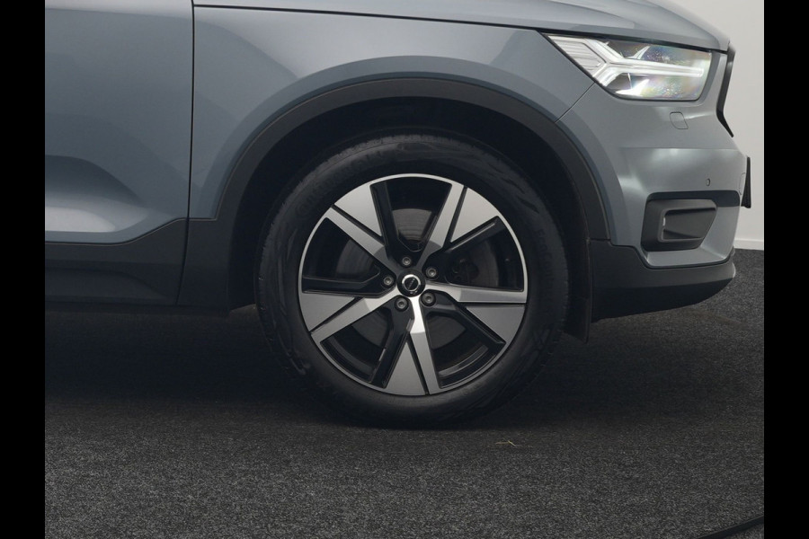Volvo XC40 T5 Recharge R-Design Plug In Hybrid 262pk Dealer O.H. PHEV | Trekhaak Af Fabriek | Camera | Alcantara Sportstoelen Memory & Verwarmd | Stuur Verwarmd | Apple Carplay | Keyless | Virtual | Cruise Control | Navigatie | DAB |
