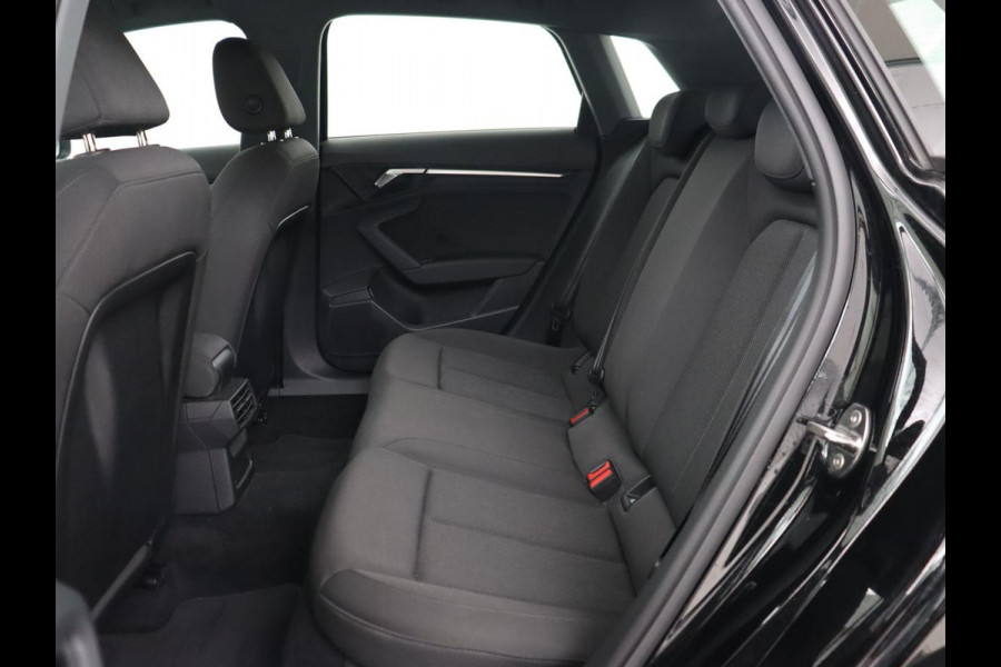 Audi A3 30 TFSI Pro Line | Carplay | Full LED | Climate control | Cruise control | Audi Sound | Bluetooth | Parkeerhulp