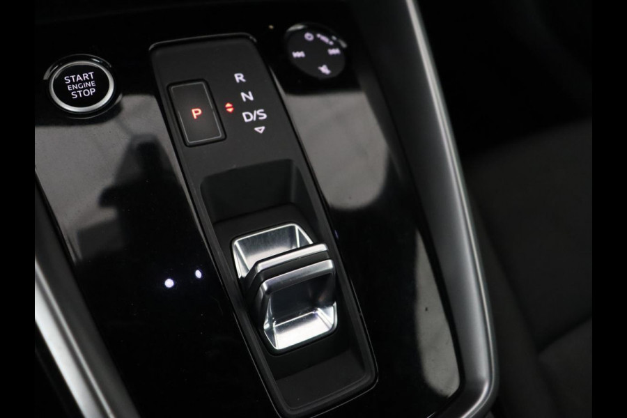 Audi A3 30 TFSI Pro Line | Carplay | Full LED | Climate control | Cruise control | Audi Sound | Bluetooth | Parkeerhulp