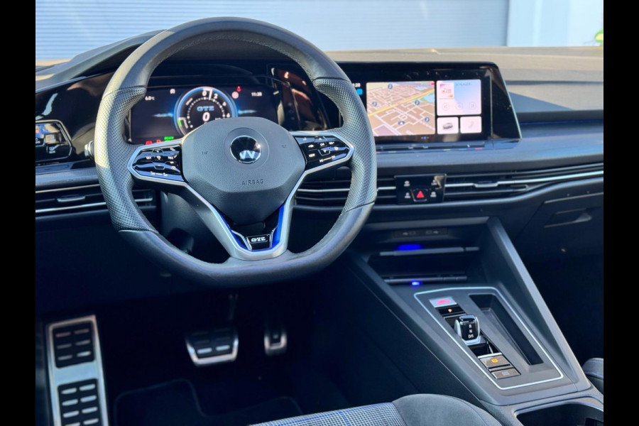 Volkswagen Golf 1.4 eHybrid GTE Pano/Sfeer/Navi/BTW!