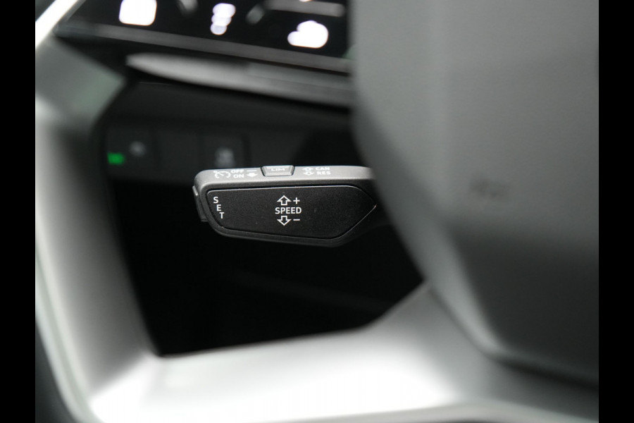 Audi Q4 e-tron 50 quattro S-Line 77 kWh 299pk Dealer O.H. Incl. BTW | Panodak | SOH 93,2% | Lederen Sportstoelen Verwarmd | 20"L.M  | Navigatie | Cruise Control | Virtual | DAB | Taifungrau Metallic |