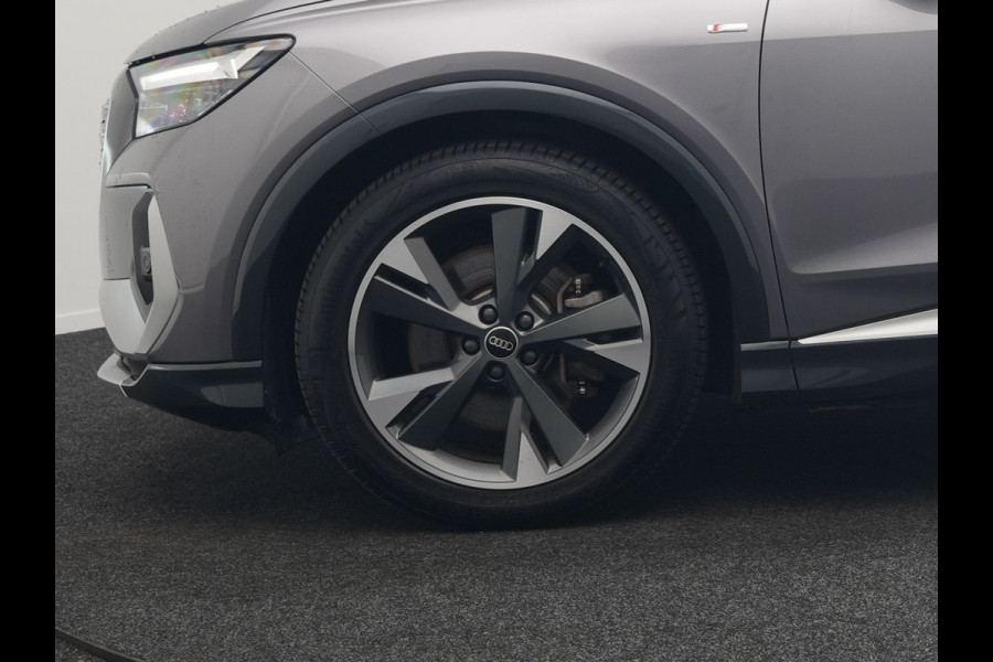 Audi Q4 e-tron 50 quattro S-Line 77 kWh 299pk Dealer O.H. Incl. BTW | Panodak | SOH 93,2% | Lederen Sportstoelen Verwarmd | 20"L.M  | Navigatie | Cruise Control | Virtual | DAB | Taifungrau Metallic |