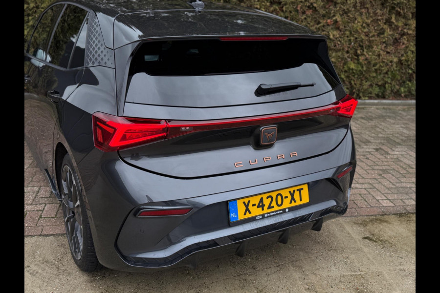 CUPRA Born Performance 82 kWh HuD Camera 231pk