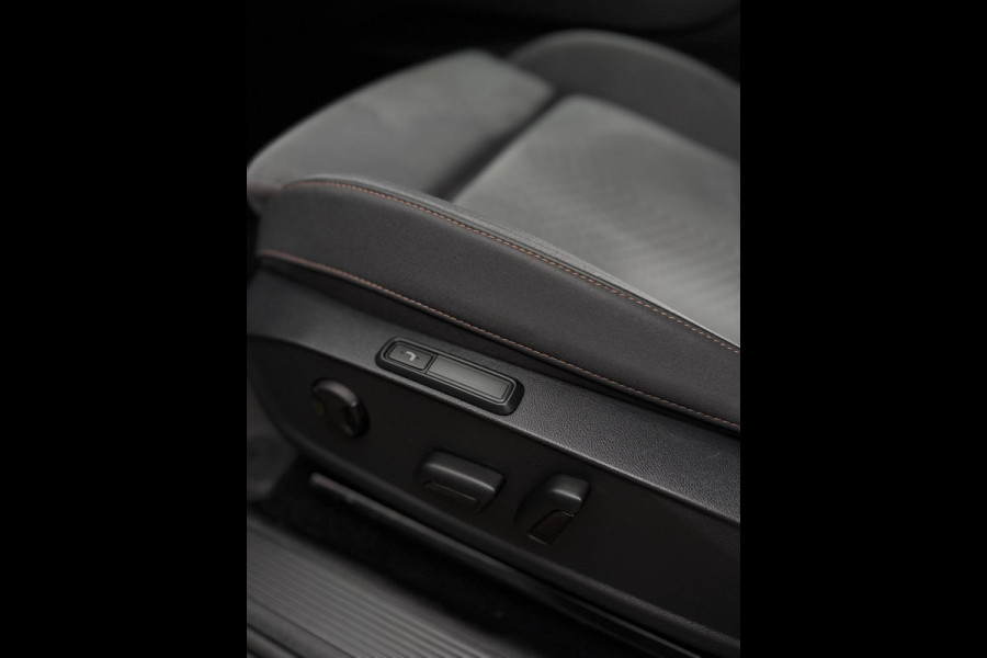 CUPRA Born Performance 82 kWh HuD Camera 231pk