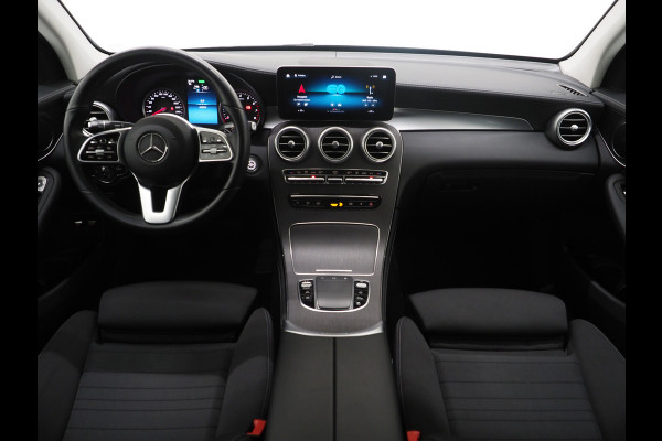 Mercedes-Benz GLC 300e 4MATIC Night Black | Stoelverwarming | Cruise | LED | PDC | Carplay | Climate