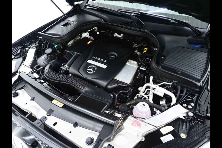 Mercedes-Benz GLC 300e 4MATIC Night Black | Stoelverwarming | Cruise | LED | PDC | Carplay | Climate
