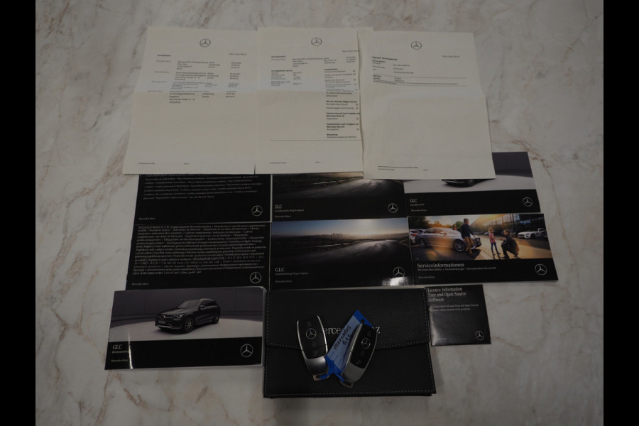 Mercedes-Benz GLC 300e 4MATIC Night Black | Stoelverwarming | Cruise | LED | PDC | Carplay | Climate