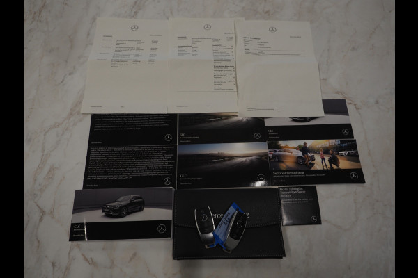 Mercedes-Benz GLC 300e 4MATIC Night Black | Stoelverwarming | Cruise | LED | PDC | Carplay | Climate