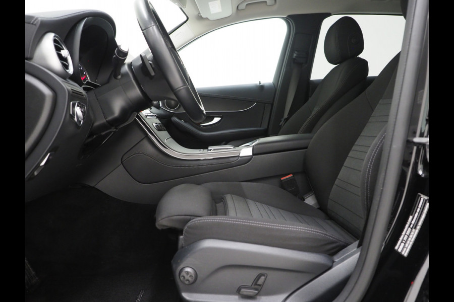 Mercedes-Benz GLC 300e 4MATIC Night Black | Stoelverwarming | Cruise | LED | PDC | Carplay | Climate
