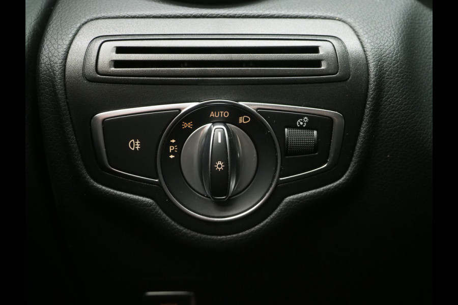 Mercedes-Benz GLC 300e 4MATIC Night Black | Stoelverwarming | Cruise | LED | PDC | Carplay | Climate